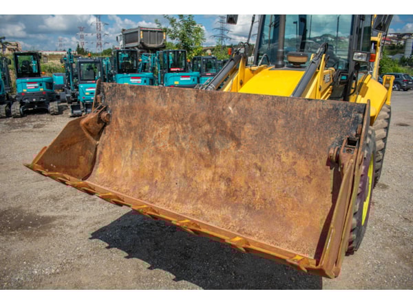 Buldoexcavator New Holland 115  de vanzare